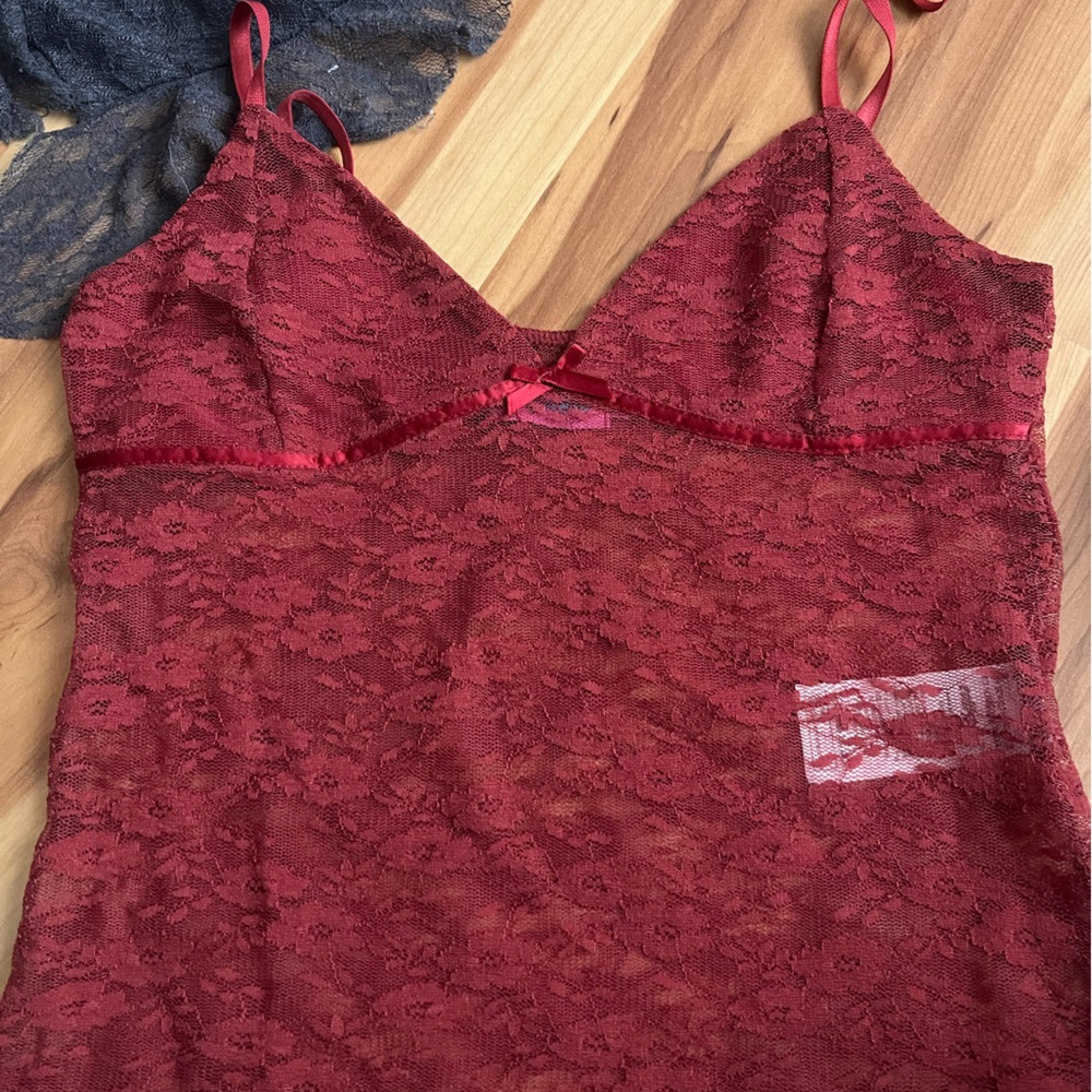 Edikted burgundy lace top new without tags